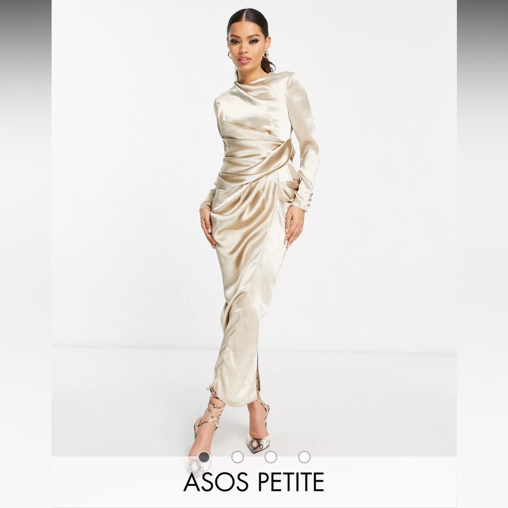 selling new with tags asos dress with beautiful ruched design